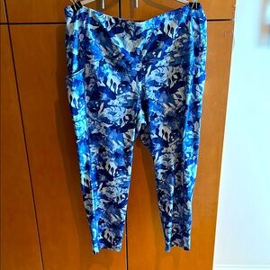 Chico's Zenergy Blue Patterned Leggings